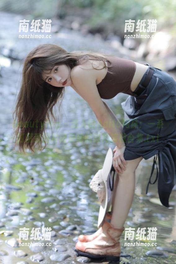 beautyleg-Anita beautyleg - 迷人的Anita网袜:一系列精致图片记录她的时尚旅程合集.txt