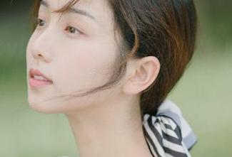 beautyleg – 福利大放送！欣赏Lorraine的礼服作品，感受不一样的艺术美感.txt