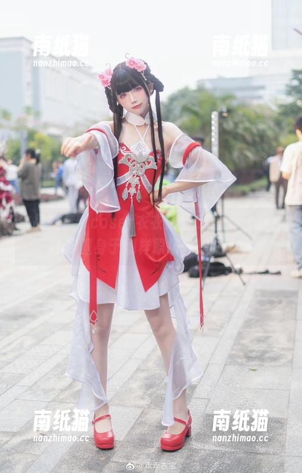 coser衣衣 作品聚焦:coser衣衣黑丝OL图集,仿佛让你置身于别样职场幻想!.txt