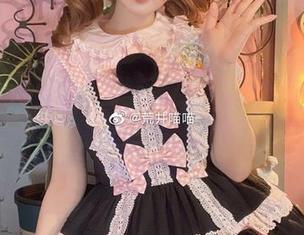 “nyako喵子大魔王”图包更新，这些路易九世旗袍简直是艺术品中的艺术品.txt