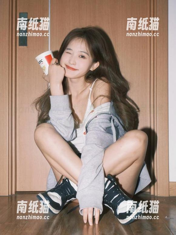 pans-木木 pans - 木木内衣私拍合集:美图尽显性感与优雅的完美结合!.txt