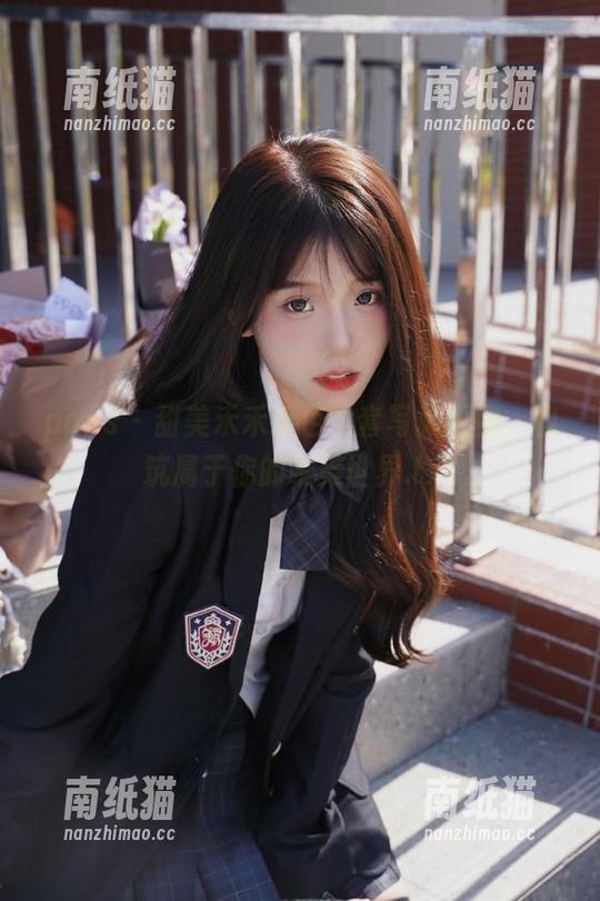 pans-禾禾 pans - 甜美禾禾粉色全套写真原图,构筑属于你的唯美世界.txt