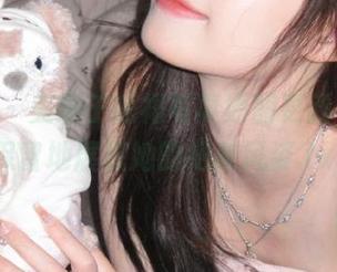 pans – 美惠子短裙写真原图更新，毫无保留地展现她的绝美风姿.txt