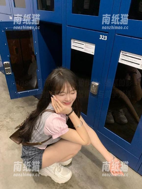 pans-诗诗 pans - 诗诗的和服私拍作品:细腻的影像中,探索她与和服间的情感与美学对话.txt