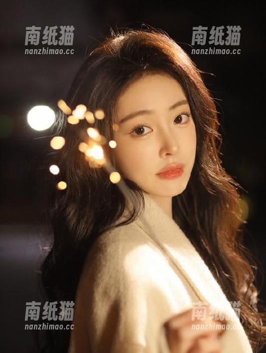 pans-默默 pans - 默默的红裙梦境:无圣光写真让你领略不同寻常的视角与美感.txt