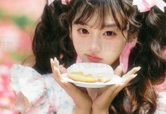 shimo霜月带来的独特写真图包，翔鹤主题下的缤纷瞬间，让你心动不已.txt