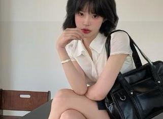 けん研的私拍艺术：MonochromeZipper合集带你领略黑白背后的故事与灵感。.txt