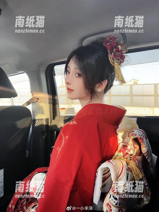 一小央泽 一小央泽万圣节主题作品全集:让你感受节日的魔力与欢愉.txt