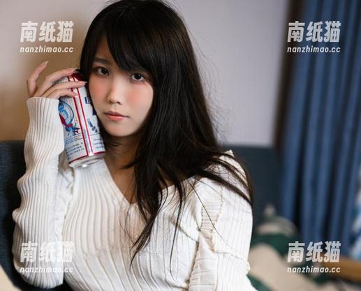 一智智 一智智时尚写真大揭秘:不可错过的裤里丝风格图包大赏.txt