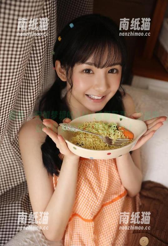 丽柜-AMY 丽柜 - 宛如梦境的AMY透明写真:壁纸中的光影游走与心灵碰撞.txt