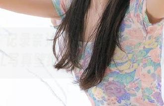 丽柜 – 记录奈沐子的复古风情：两套日式OL写真壁纸，让你沉浸其中.txt