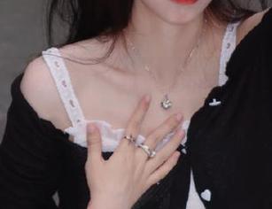 丽柜 – 触摸小爽内心深处的天使梦，最新写真图片展现她的优雅与惊艳！.txt