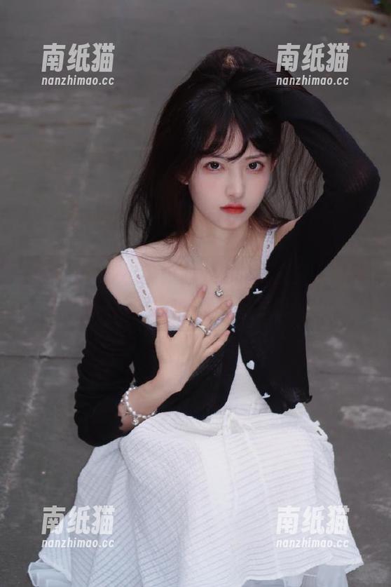丽柜-小爽 丽柜 - 触摸小爽内心深处的天使梦,最新写真图片展现她的优雅与惊艳!.txt