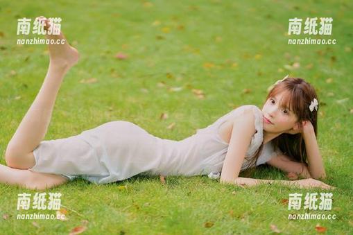 丽柜-小璐璐 丽柜 - 无圣光摄影:小璐璐比基尼写真中的青春与活力.txt