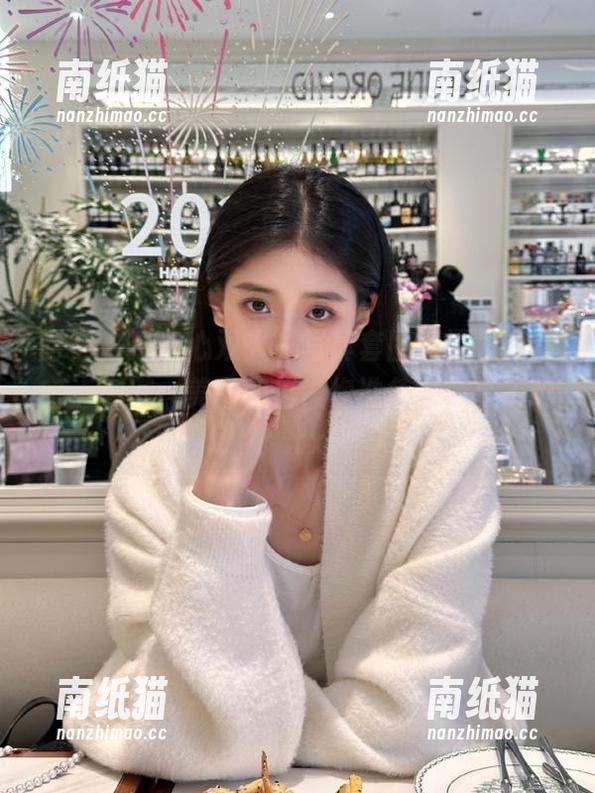 丽柜-心心 丽柜 - “心心双人”写真套图资源发布:笑点满满,美图加倍,你准备好畅享了吗?.txt