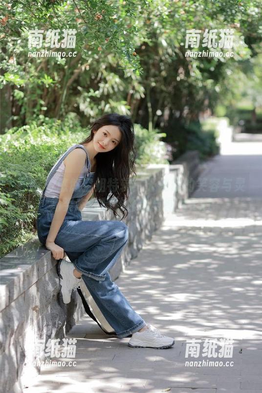 丽柜-悠悠 丽柜 - 悠悠空姐特辑:天使般的笑容与灵动姿态的精致作品与图片.txt