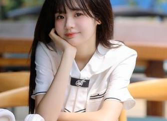 丽柜 – 在线探索文静的香浴名莲美图，为你解锁独特的视觉享受！.txt