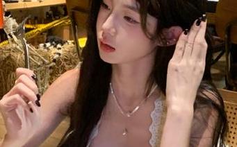 丽柜 – 王欣竹毛衣写真作品在线合集，唤起你对温暖的无限想象.txt