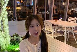 丽柜 – 无圣光的蕊蕊女仆：原图流露出来的每个细节都在诉说一个故事.txt