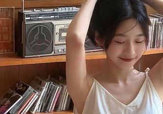 克拉女神 – YOYO精心打造的裤里丝图包，超值写真合集让你领略不一样的她.txt