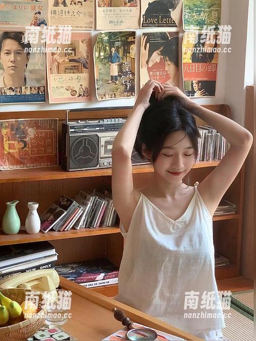 克拉女神-YOYO 克拉女神 - YOYO精心打造的裤里丝图包,超值写真合集让你领略不一样的她.txt