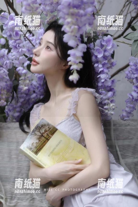 克拉女神-吕佳 克拉女神 - 眼镜下的吕佳:高清写真作品集,谱写青春与时尚的交响曲.txt