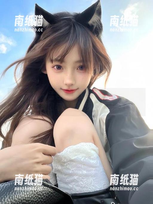 克拉女神-孟君 克拉女神 - 孟君的迷人自拍:让你的屏幕充满美图与壁纸的艺术气息.txt