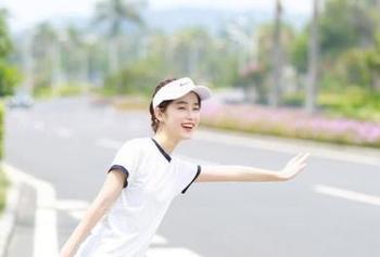 克拉女神 – 在宋黛的教室，共享与众不同的写真图片，感受艺术与生活的完美结合！.txt