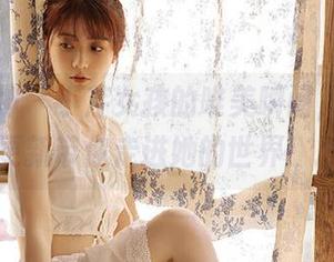 克拉女神 – 小芹女孩的唯美瞬间，最新图片更新带你走进她的世界！.txt