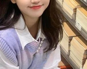 克拉女神 – 下载王睿的魅力美腿全套写真，尽享她在镜头下的风采与自信.txt