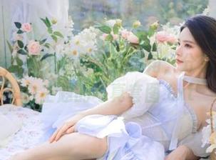 克拉女神 – 用璇子独特视角，分享这组纯白主题的写真套图.txt