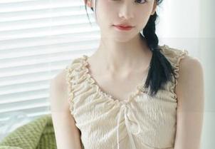 克拉女神 – 盈盈带来的毛衣作品集，分享冬日舒适的时尚秘笈.txt