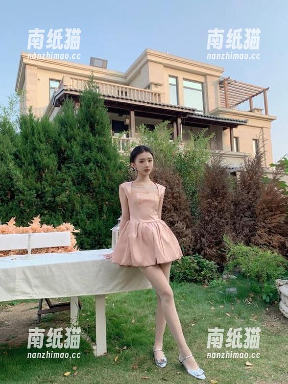 克拉女神-静宜 克拉女神 - 静宜的奶牛美图图集:当乡村邂逅现代摄影的完美时刻.txt