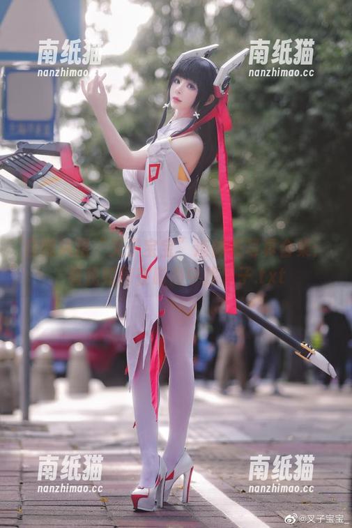 叉子宝宝 自嘲风格“叉子宝宝”连体衣写真合集:看我如何在时尚中找乐子.txt