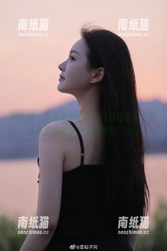 古阿扎 微密圈 - 在古阿扎的私房网袜图集中,寻找属于你的少女心动瞬间!.txt