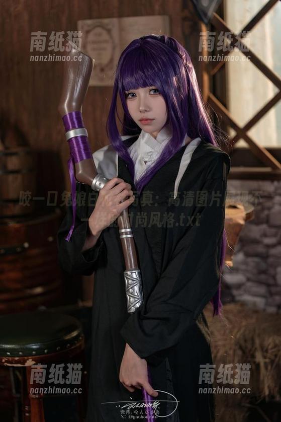 咬一口兔娘 咬一口兔娘白衬衫写真:高清图片展现不一样的时尚风格.txt