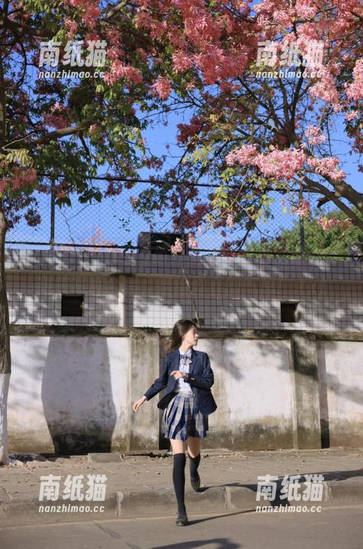 嗲囡囡-Misty萌晰 嗲囡囡 - Misty萌晰兔女郎的私房时光:甜美写真合集,描绘青春的气息!.txt