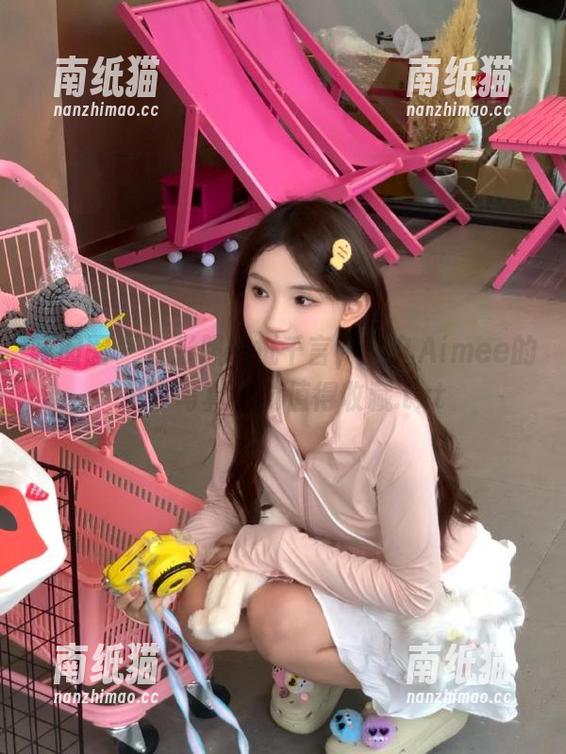 嗲囡囡-久久Aimee 嗲囡囡 - 一张照片抵千言,久久Aimee的日常写真绝对值得收藏.txt