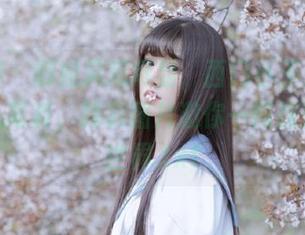 嗲囡囡 – 御姐风范尽显，西门小玉无圣光的迷人写真，精彩图片邀你一同探索魅力世界.txt