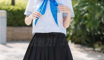 头条女神 – 下载“COCO少女”图集，感受她在每一张照片中散发的青春活力与无限魅力！.txt