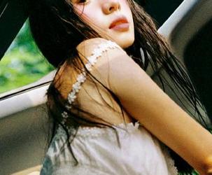 头条女神 – 易阳无圣光写真，展现超级碗杯健身辣妹的无限活力与魅力.txt