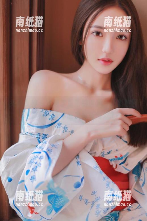 头条女神-李思彤 头条女神 - 走进李思彤的世界,最新校园写真作品带你感受清新气息.txt