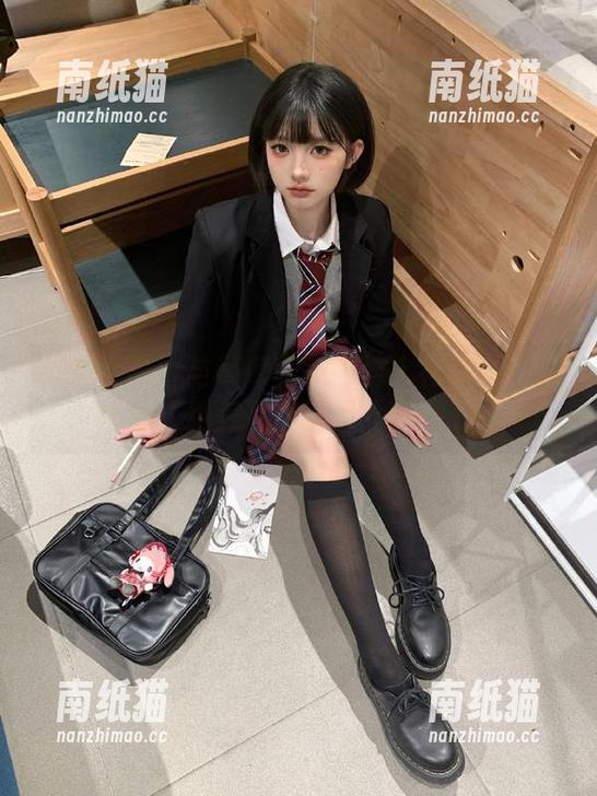 头条女神-草莓酱 头条女神 - 与草莓酱一同踏入花嫁的梦幻世界:绝美写真图片分享!.txt