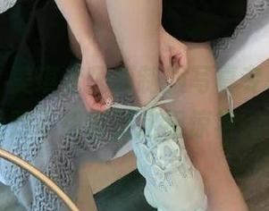 妖精社 – 美琪老师傅制服写真专辑，观看后你绝对不想错过这组惊艳图片.txt