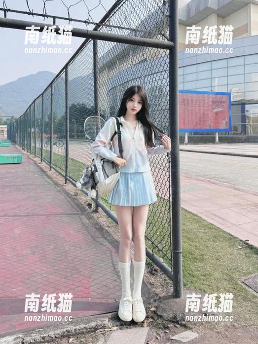 妖精视觉-筱筱 妖精视觉 - 下载筱筱御姐写真全集,带你领略她那迷人风情,仿佛每一张照片都是一首动人的诗歌!.txt