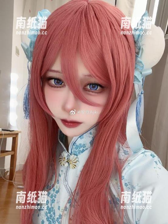 安食Ajiki 透过安食Ajiki的镜头看黑白:探索她私拍作品中流露的独特情感图片.txt