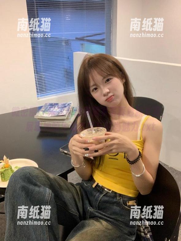 宋昱欣 微密圈 - 宋昱欣独家居家写真最新套图,展现她的生活态度与时尚魅力.txt