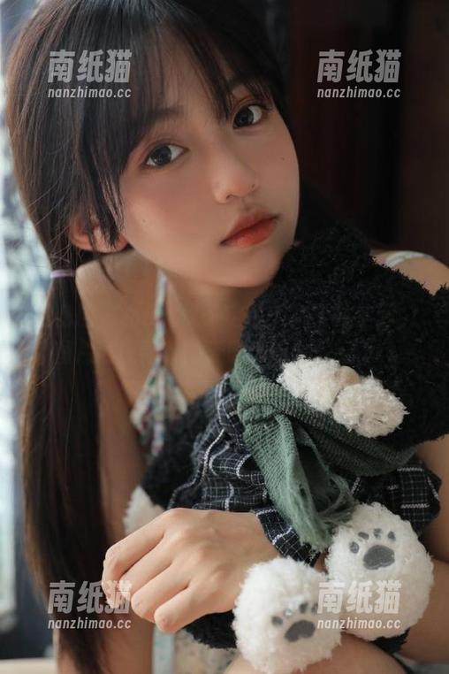 小u优优子 微密圈 - 小u优优子定制美女学妹主题,图片展现青春的无限可能与气息.txt