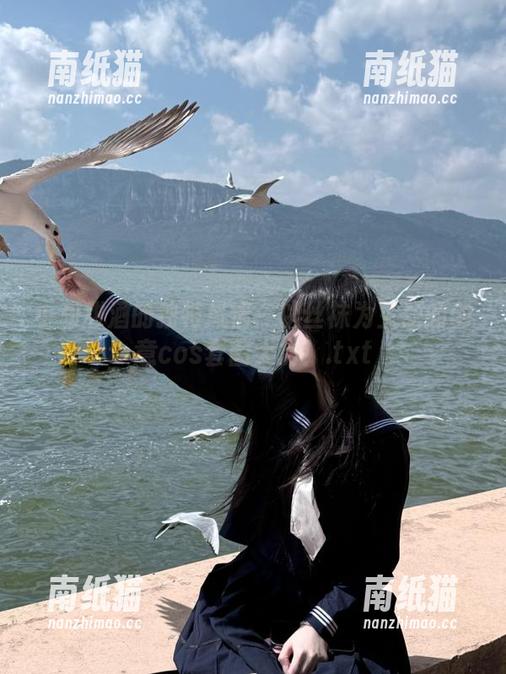 小和甜酒 小和甜酒的独特风情:以丝袜为主题的创意cos套图大赏!.txt