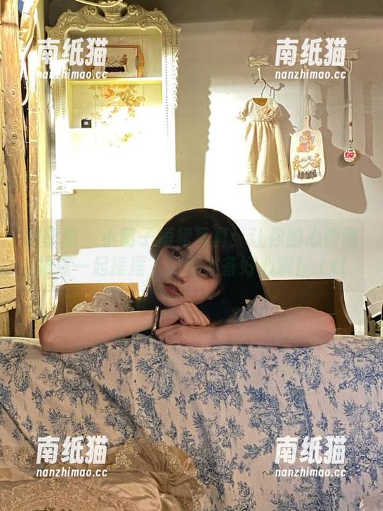 小萌子 微密圈 - 小萌子短裙写真:让你的心情随裙摆一起摇摆,记得准备好心跳!.txt